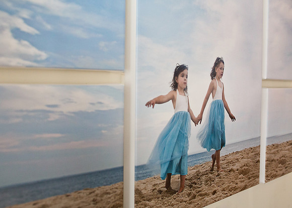 Web_PavlinaPerryPhotography_wallPortraits_Canvas_Studio-5